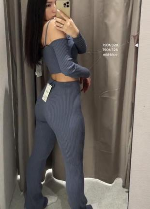 Шикарний в’язаний костюм zara, штани кльош, кроп топ