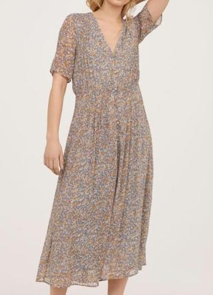 Стильное шифоновое платье миди h&m в мелкий цветочек.