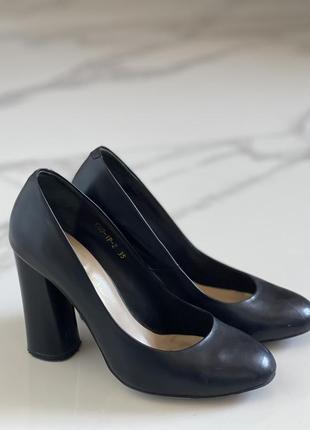 Туфли черные в стиле 60-х