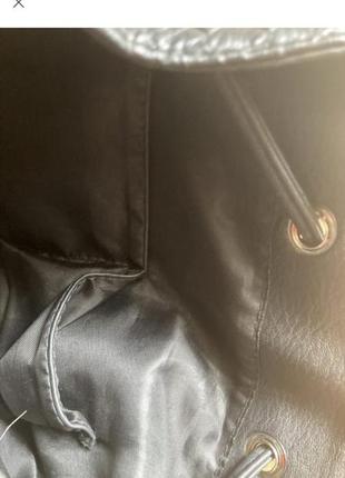 Вместительный чёрный плетёный рюкзак искусственная кожа6 фото