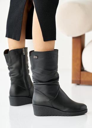 Стильні чорні зимові жіночі чоботи короткі на танкетці,на замку,шкіряні,натуральна шкіра,вовна зима