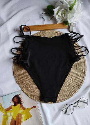 Стильний чорний купальник роздільний ліф бюстик та високі плавки зі шнурівкою чорні трусики7 фото