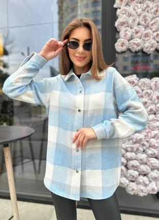 Жіноча вовняна сорочка в клітинку