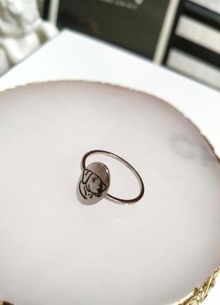 Тренд кольцо стальное овальное серебристое с собакой лабрадором стаффом кольца пес4 фото