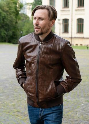 Коричневая мужская куртка