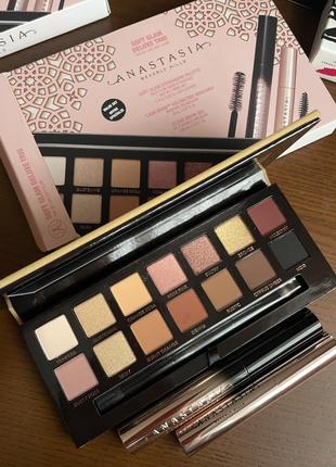 Anastasia beverly hills soft glam deluxe trio3 фото