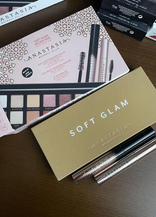 Anastasia beverly hills soft glam deluxe trio