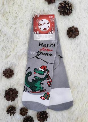 Теплые женские новогодние носки зеленый дракон - символ года 2024 носки на подарок к празнику. серый