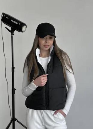 Женская стильная укороченная двухсторонняя жилетка на молнии6 фото