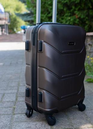 Топ! валіза пластикова wings 147 велика l кофейна