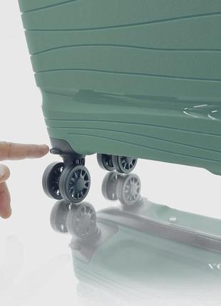 Ручная кладь xs со съёмными колёсами полипропиленовый дорожный чемодан voyage super me на 4-х колесах зеленый8 фото