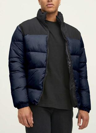 Демисезонная мужская куртка на синтепоне от бренда jack &jones