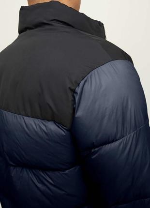 Демісезонна чоловіча куртка на синтепоні від бренду jack&jones3 фото