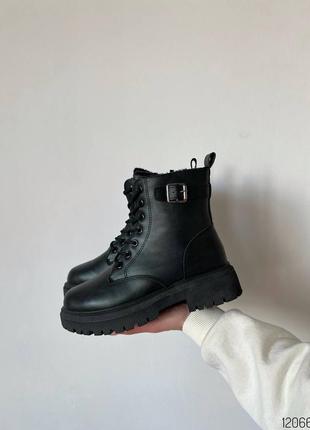 Черные кожаные зимние ботинки на шнурках шнуровке толстой подошве с пряжкой ремешком зима10 фото