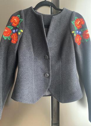 Шерстяной пиджак с вышивкой с примесью кашемира