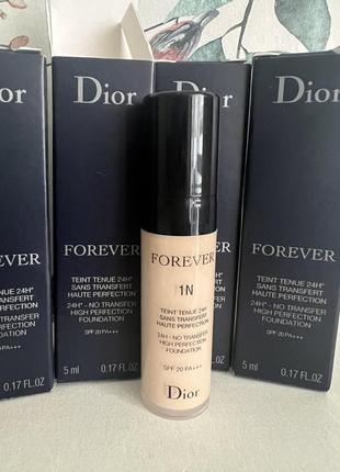 Тональна основа dior forever