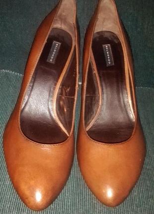 Елегантні класичні туфлі belmondo розмір 39- 39 1/2 (26,5 см)