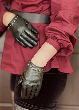 Автомобільна рукавичка із заклепками
