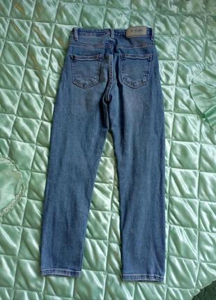 Актуальные, модные, стильные, укороченные джинсы yuki4 фото
