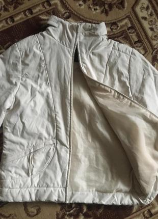Куртка осенняя десисезонная короткая светлая купить куртку демисезонную3 фото