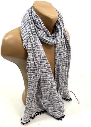 Шарф светлый стильный, фирменный  avoca,