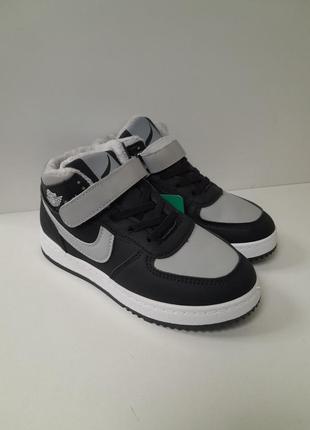 Кроссовки подростковые черные&nbsp;с серым на липучке зима.с-5192. размеры: 32,33,34,36.