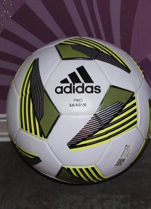 М'яч adidas tiro league tsbe1 фото