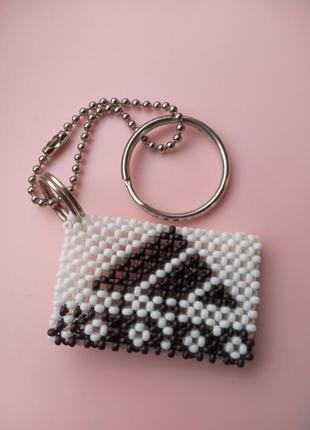 Брелок adidas з бісеру по власній схемі. брелок на подарунок