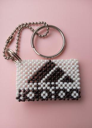 Брелок adidas з бісеру по власній схемі. брелок на подарунок