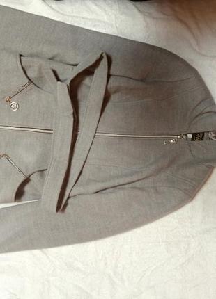 Осеннее пальто молодежное