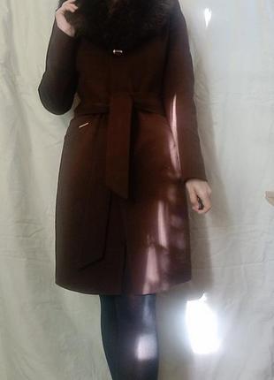 Зимнее коричневое пальто
