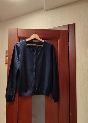 Новий кардиган marc o'polo. оригінал, новий, без дефектів. якісний трикотаж. колір темно-синій. пог 49, плечі 38, довжина рукава 65, довжина 58.
