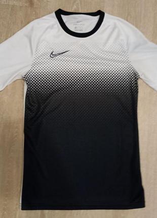 Футболка nike:"dri fit"