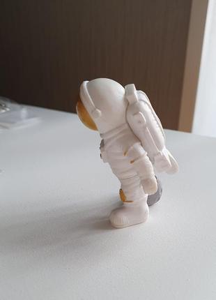 Фигурка, статуэтка космонавт 3