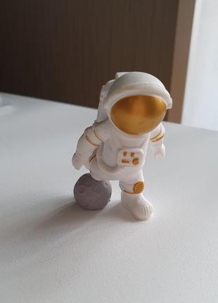 Фигурка, статуэтка космонавт2 фото