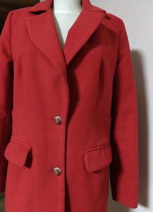 Красное кашемировое пальто5 фото