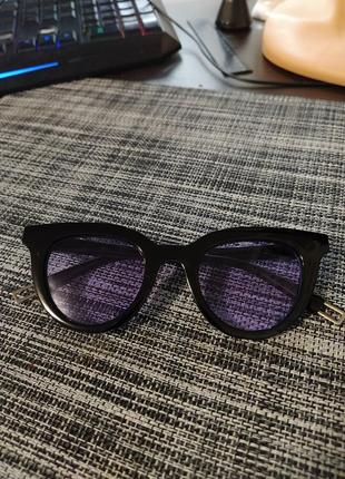 Окуляри сонцезахисні чорні з фіолетовим лінзами2 фото