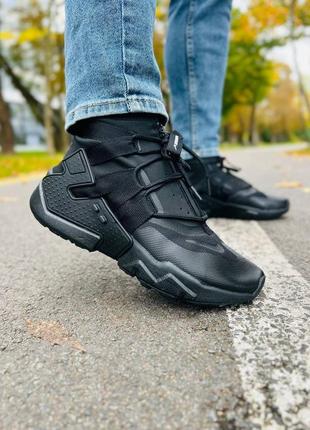 Nike huarachi gripp zip treple black