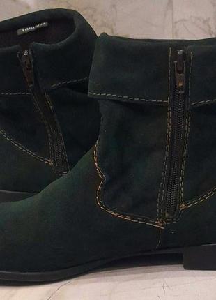 Темно зеленые замшевые ботинки5 фото