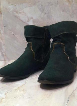 Темно зеленые замшевые ботинки2 фото