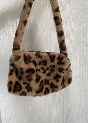 Пушистая леопардовая сумка багет2 фото