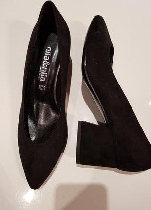 Туфли черного цвета на квадратном каблуке nila&nila италия3 фото