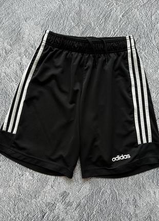 Дуже круті, оригінальні шорти adidas black