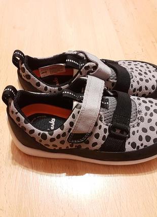 Clarks play pioneer hot sale