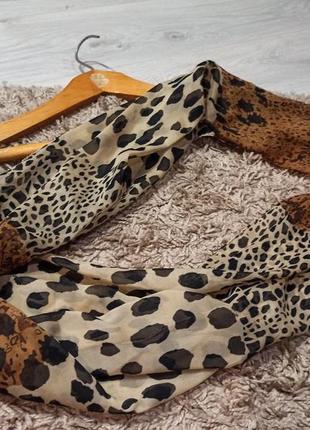 Легкий шарф-хомут с леопардовым принтом8 фото