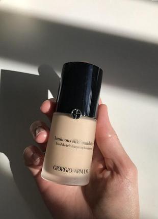 Тональний крем для обличчя giorgio armani silk тон 6