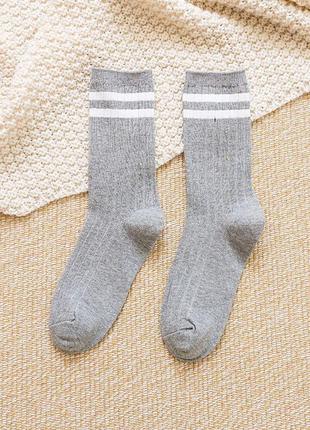 Сірі шкарпетки у рубчик зі смужками 9690 дві смужки зверху високі носки