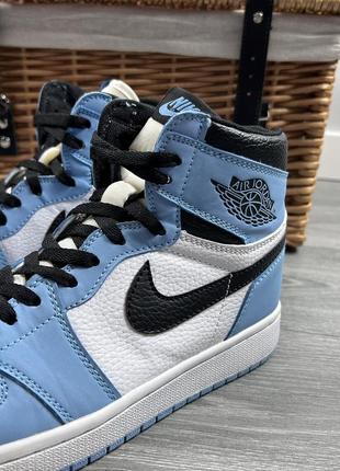 Оригінальні унісекс кросівки nike air jordan 1 retro high university3 фото