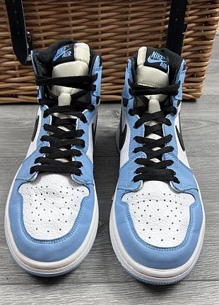 Оригінальні унісекс кросівки nike air jordan 1 retro high university4 фото
