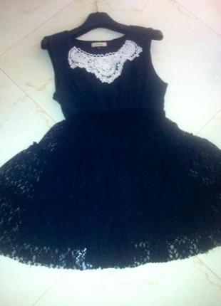 Стильное черное комбинированное платье майка с воротником и кужевной юбкой м